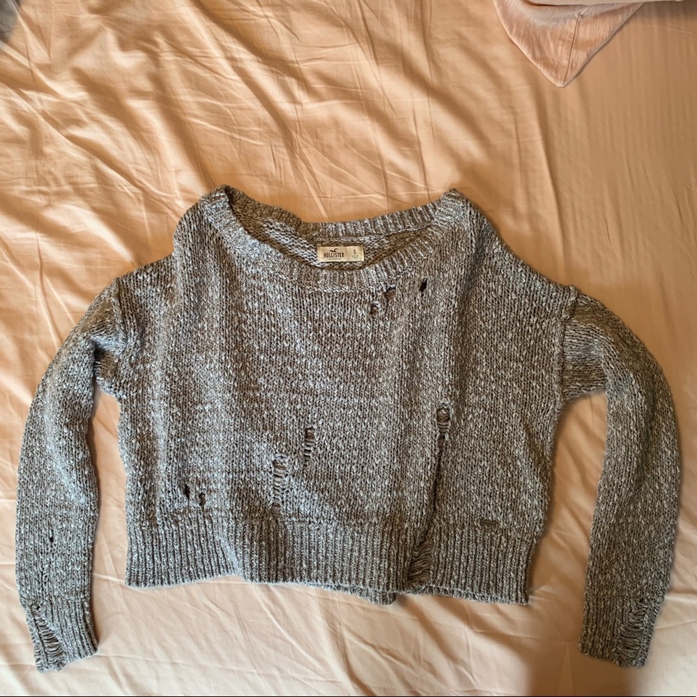 Cropped Hollister Destroyed Sweater Size Small